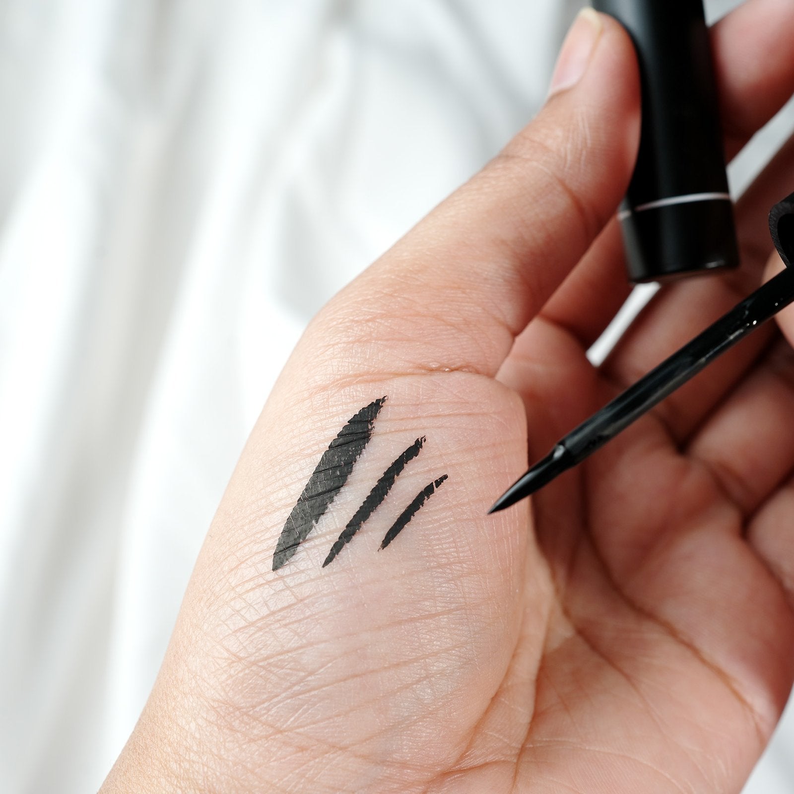 Guerniss Eyeink Liquid Eyeliner