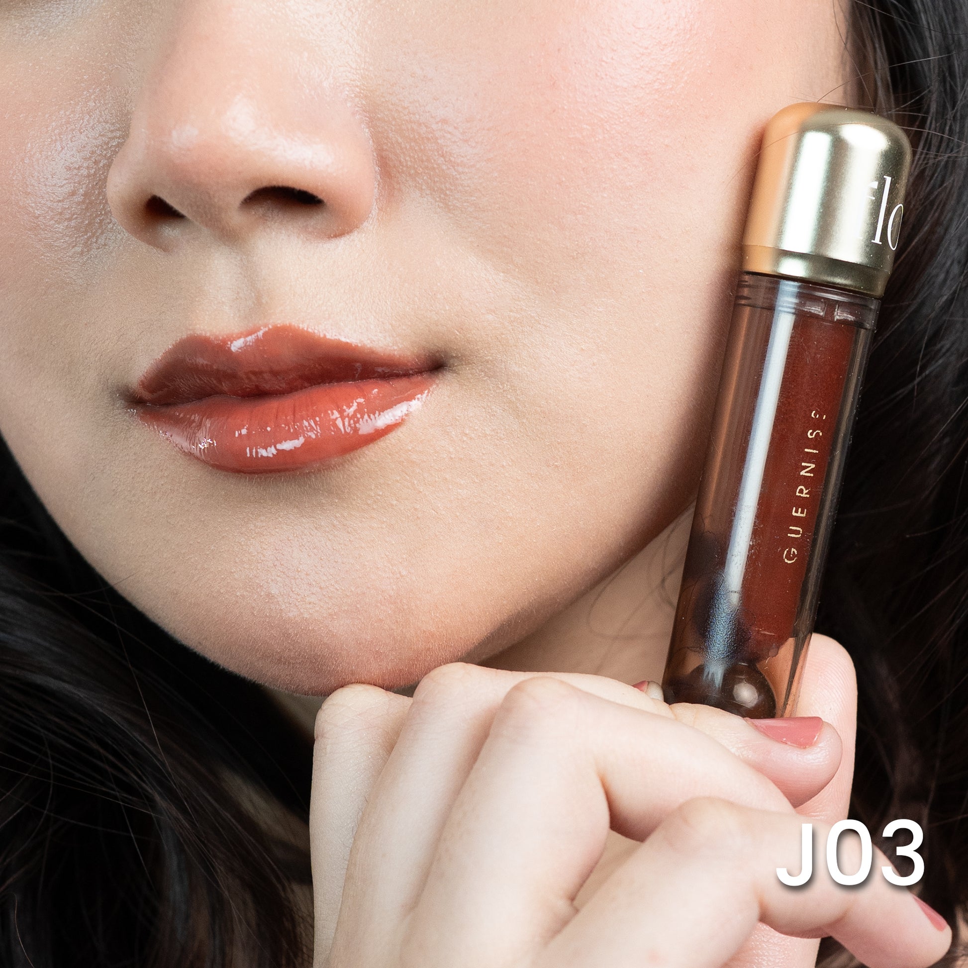 Guerniss Mirror Lip Gloss J03 hydrating lip gloss with vitamin E for plump radiant lips