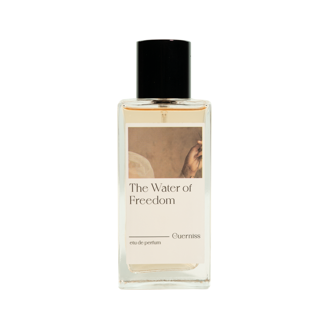 Fresh woody musk perfume with long-lasting scent